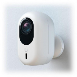 Ubiquiti Plug-and-play, 4K WiFi-connected camera with a 1/1.8" 8MP...